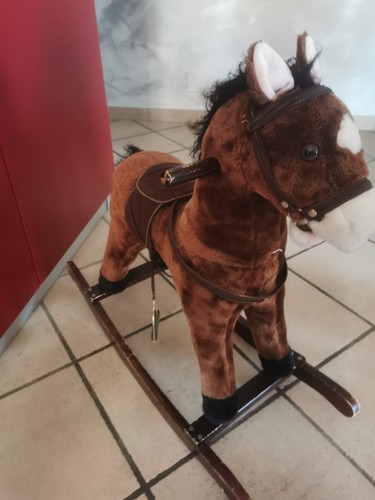 Cavallo dondolo peluche - a, in